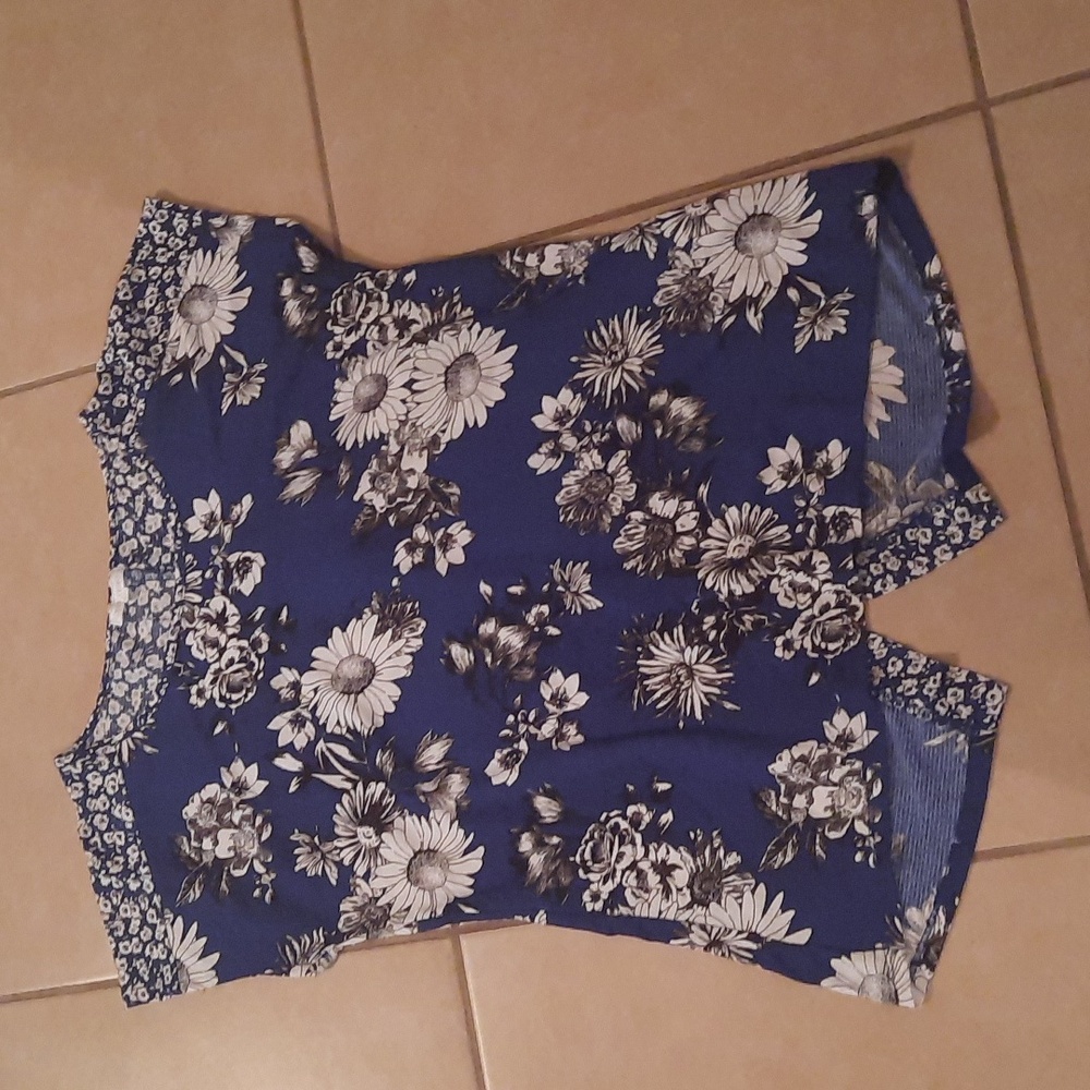 BEAUTIFUL FLORAL BLOUSE
